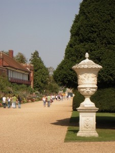 hc garden walkway